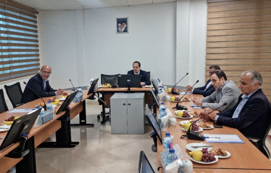 بازدید دکتر ماهیار از شرکت خدمات انفورماتیک کیش